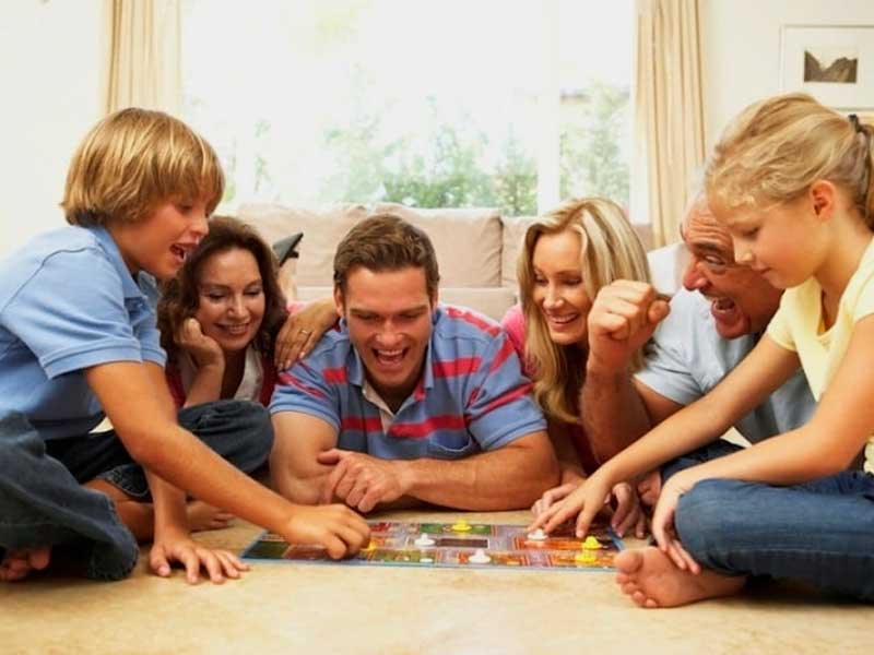 Επιτραπέζια παιχνίδια για μικρούς και μεγάλους