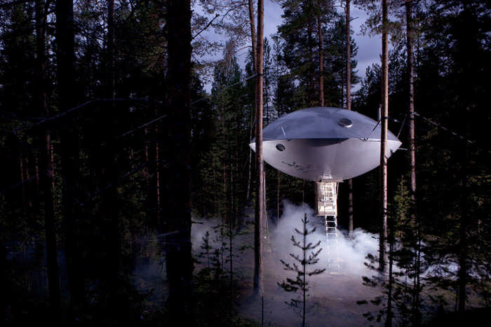188_ufo_exterior3_a