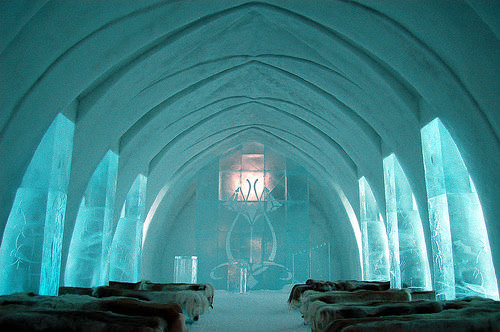 ice-hotel-jukkasjarvi-church