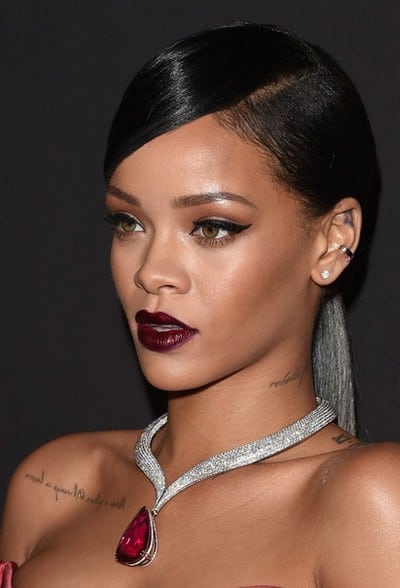 Rihanna+Makeup+Dark+Lipstick+2MYAIoOI2zFl