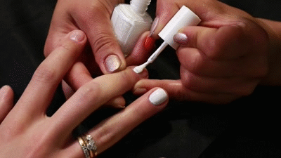 πως να βαψω τα νυχια μου