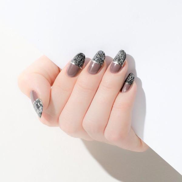 10 Σχέδια Νυχιών που Μπορείς να Φορέσεις και στη Δουλειά