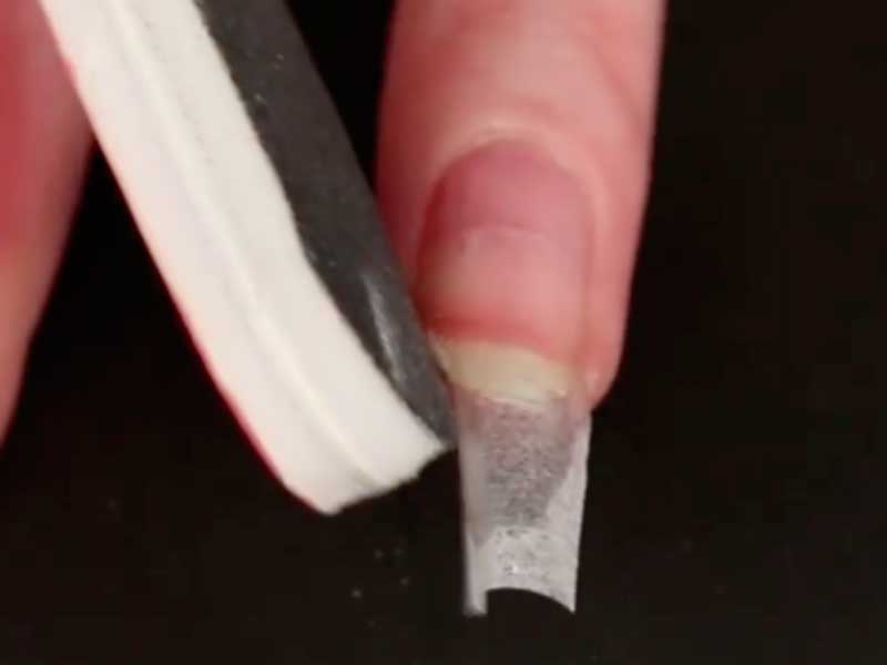 Πως να Φτιάξεις ένα Σπασμένο Νύχι. Το Video με 47 εκατομμύρια views