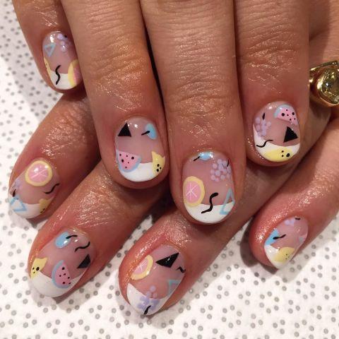 11+2 Νέα Σχέδια Νυχιών για να Ζωντανέψεις το Κλασσικό Λευκό Γαλλικό