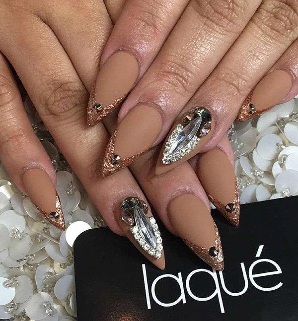 Nail Styling: 13 Ιδέες για Αμυγδαλωτά νύχια