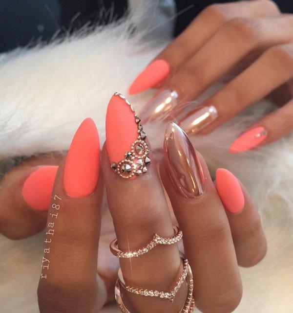 Nail Styling: 13 Ιδέες για Αμυγδαλωτά νύχια