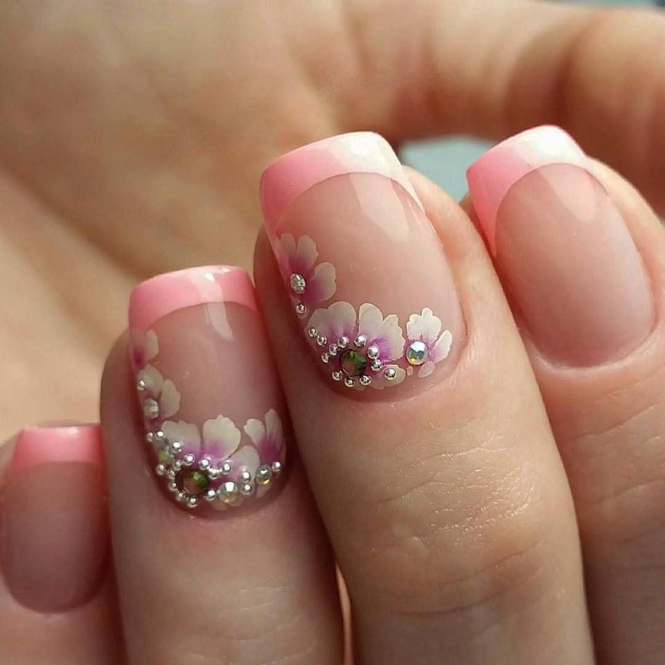 10 Ιδέες σε Σχέδια Νυχιών με Λουλούδια για την Άνοιξη