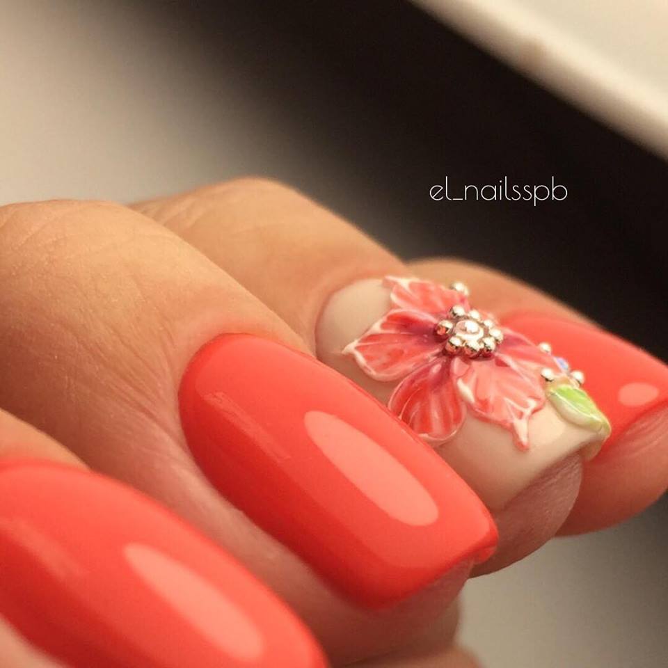 10 Ιδέες σε Σχέδια Νυχιών με Λουλούδια για την Άνοιξη