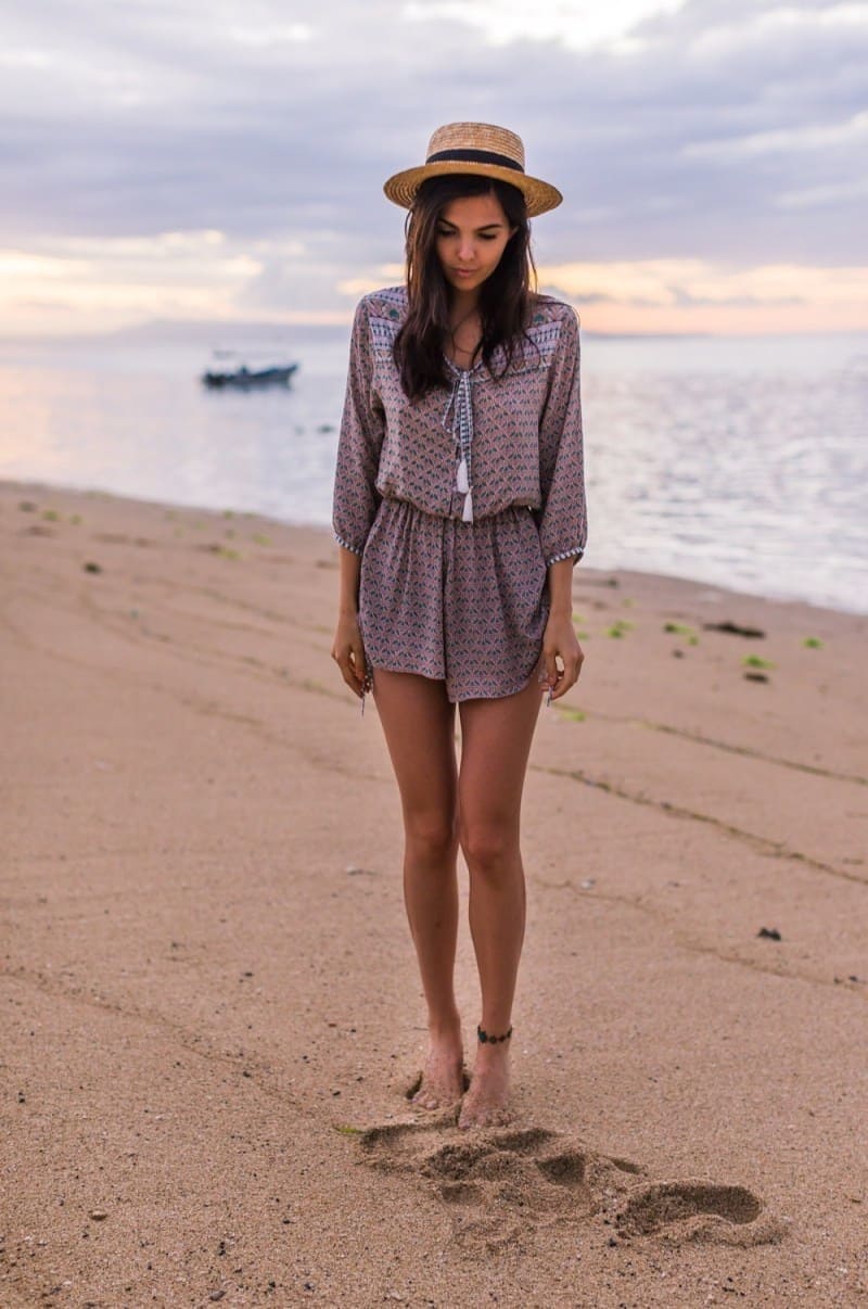 15 Outfits με Σορτς για την Παραλία